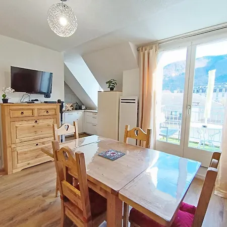 Apartment Le Marmandais, T3 Lumineux Duplex, Balcon, Parking, Wifi, Proche Thermes, Ascenseur, 4 Personnes *